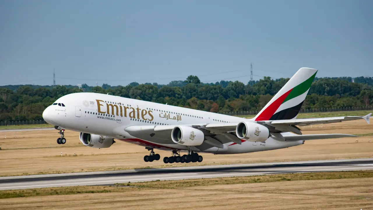 where does emirates fly