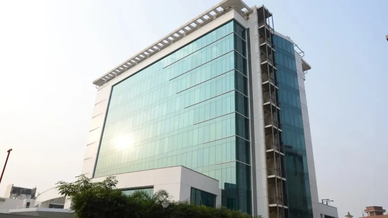 discover airlines headquarters