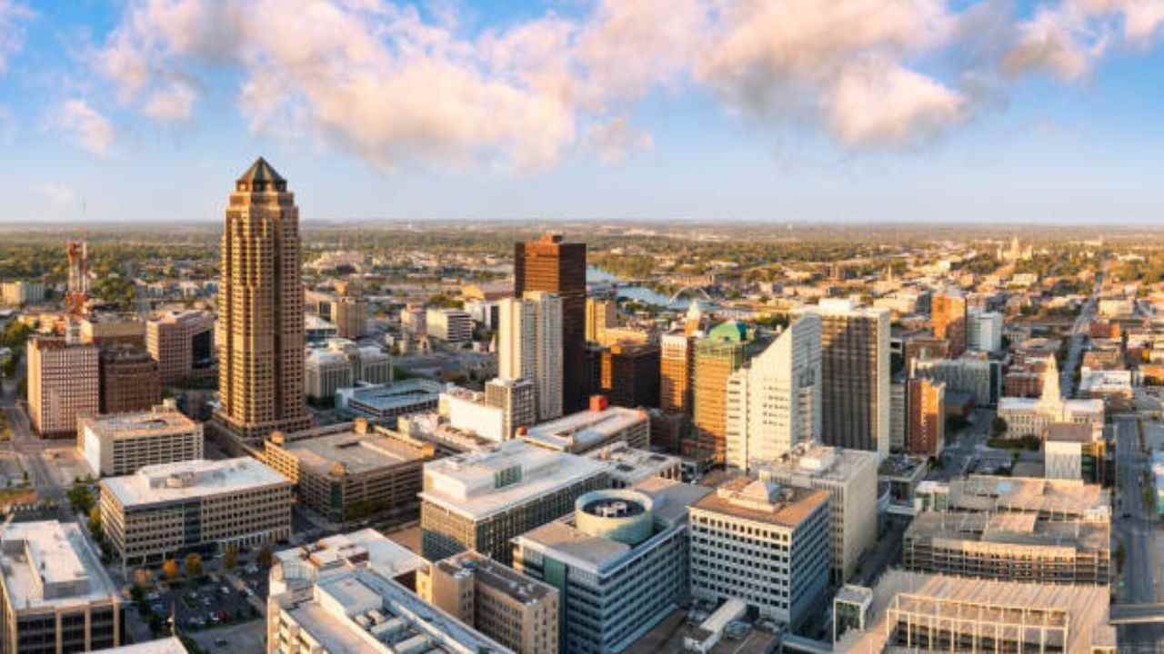 Des Moines